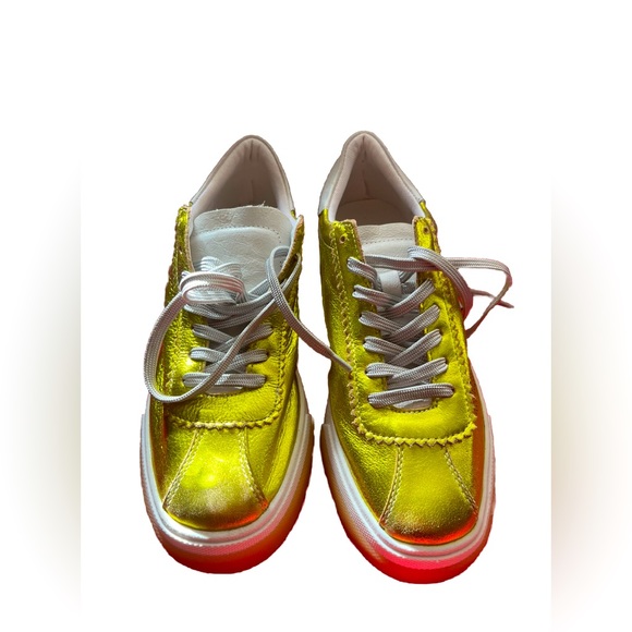 NWOT Smidt Gold Sneakers - Picture 1 of 8